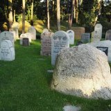 Deutsche Namen auf alten Grabsteinen erzählen Geschichte